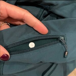 NWOT Lululemon tight stuff 25"